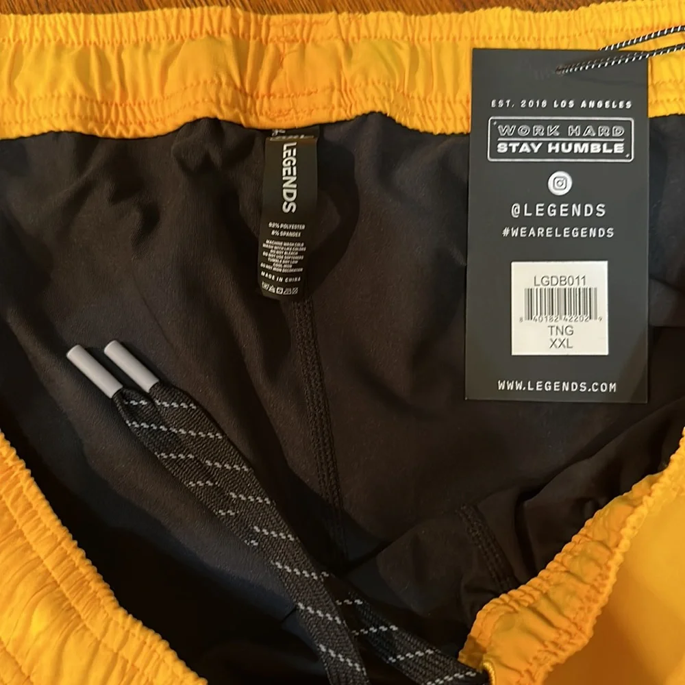 BNWT Legends shorts w/ liner XXL - Picture 3 of 3